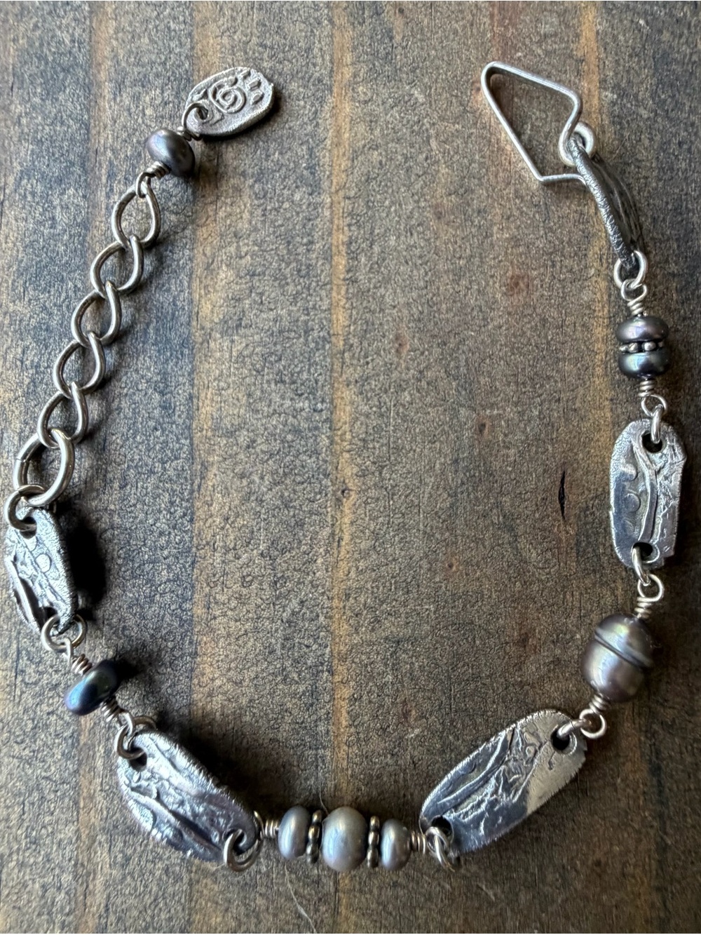 Silver Tone & Gray Pearl Women's Bracelet - Elegant Textured Links